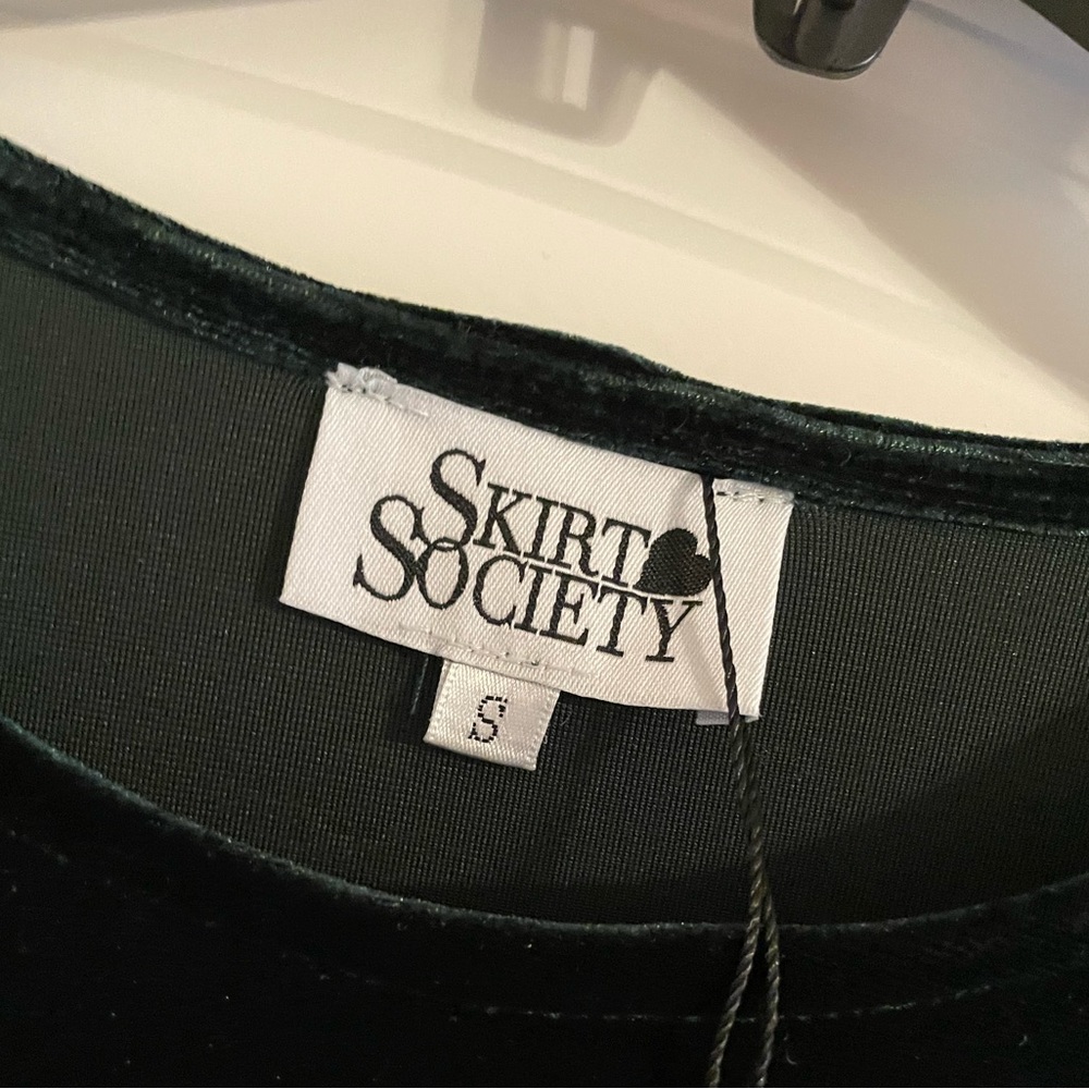 Dark Green Velvet Dress - Picture 8 of 10